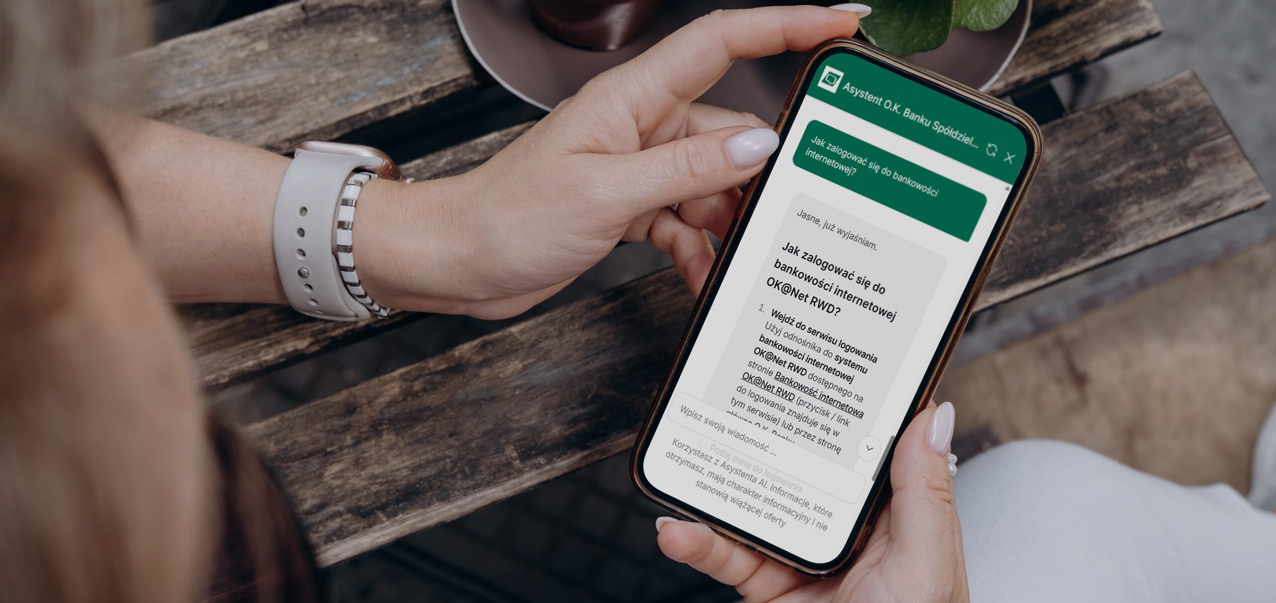 Nowoczesny Chatbot AI w O.K. Banku Spółdzielczym zdjęcie telefonu
